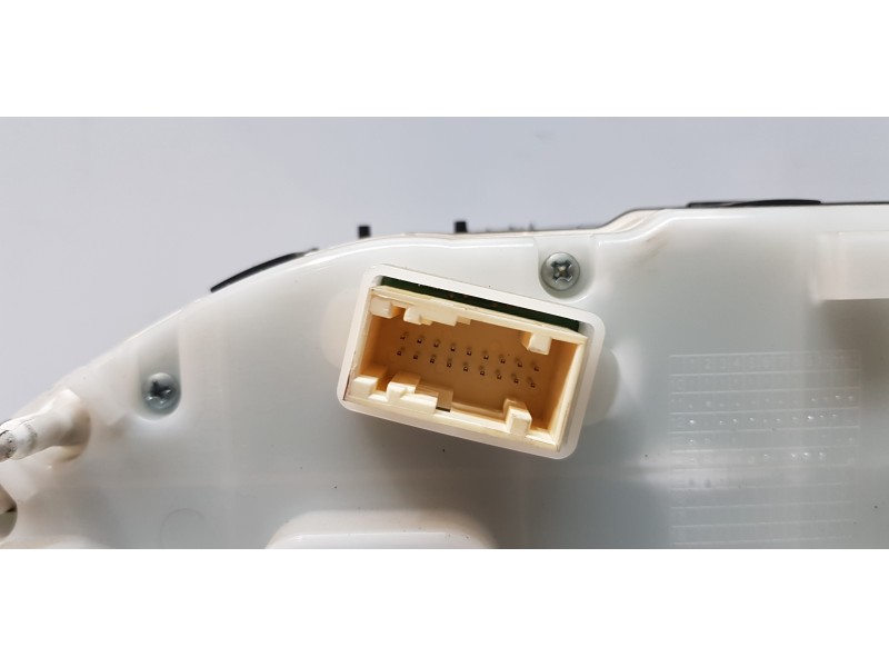 Recambio de cuadro instrumentos para peugeot 208 access referencia OEM IAM 9813848980  