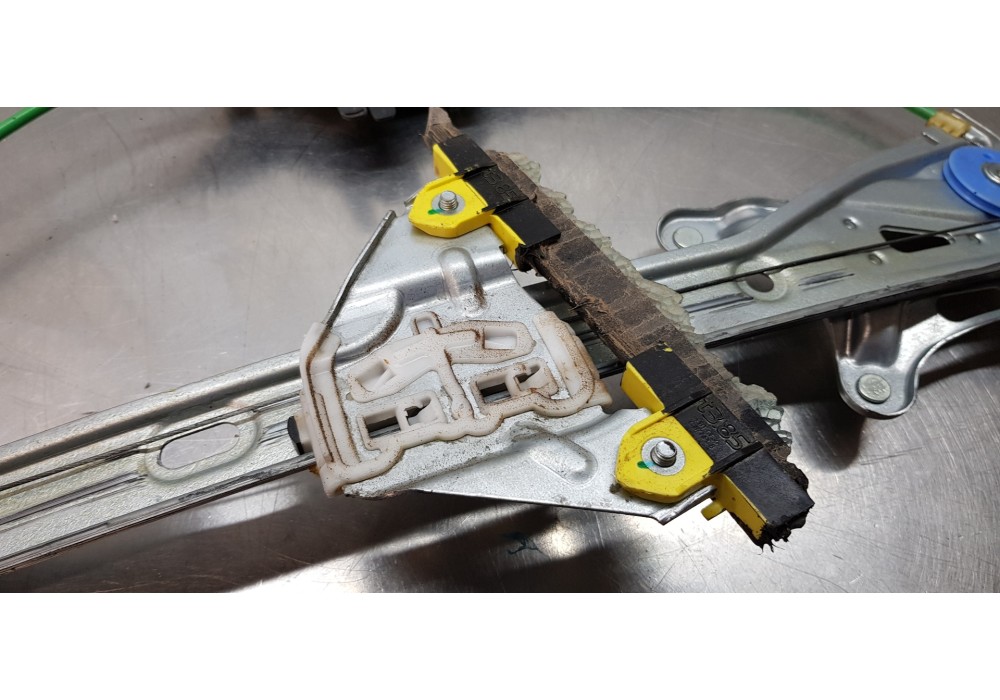 Recambio de elevalunas delantero izquierdo para toyota corolla (e21) hybrid active referencia OEM IAM 6982002741 8570102090 