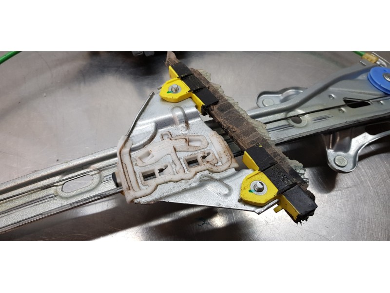 Recambio de elevalunas delantero izquierdo para toyota corolla (e21) hybrid active referencia OEM IAM 6982002741 8570102090 