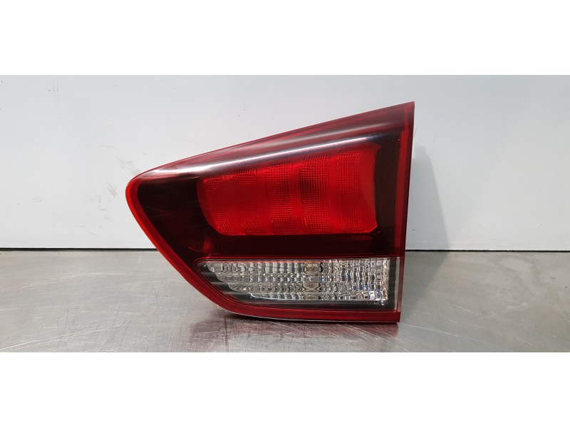 Recambio de piloto trasero derecho interior para kia carens ( ) basic referencia OEM IAM 92404A4500   Recambio de piloto trasero derecho interior para kia carens ( ) basic referencia OEM IAM 92404A4500