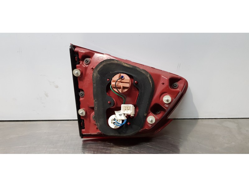 Recambio de piloto trasero derecho interior para kia carens ( ) basic referencia OEM IAM 92404A4500   Recambio de piloto trasero derecho interior para kia carens ( ) basic referencia OEM IAM 92404A4500