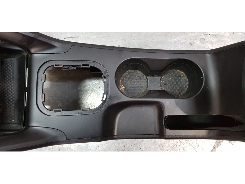 Recambio de apoyabrazos central para hyundai ix35 comfort 2wd referencia OEM IAM 846812Y000   Recambio de apoyabrazos central para hyundai ix35 comfort 2wd referencia OEM IAM 846812Y000