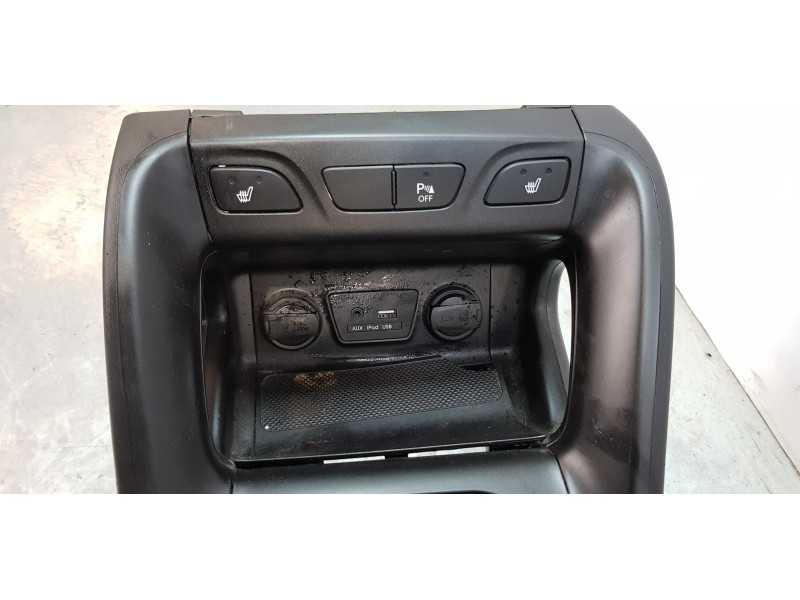 Recambio de apoyabrazos central para hyundai ix35 comfort 2wd referencia OEM IAM 846812Y000   Recambio de apoyabrazos central para hyundai ix35 comfort 2wd referencia OEM IAM 846812Y000