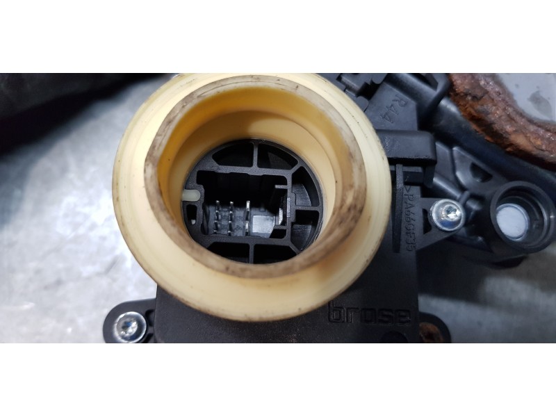 Recambio de elevalunas trasero izquierdo para toyota auris touring sports (e18) hybrid advance referencia OEM IAM 8570102010   Recambio de elevalunas trasero izquierdo para toyota auris touring sports (e18) hybrid advance referencia OEM IAM 8570102010