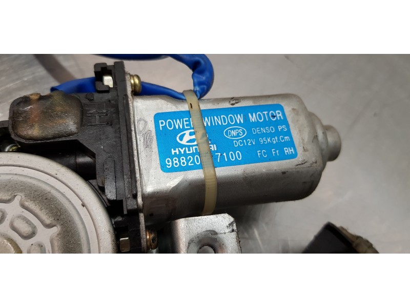 Recambio de elevalunas delantero derecho para hyundai matrix (fc) 1.5 crdi 16v gls referencia OEM IAM 8240417010  