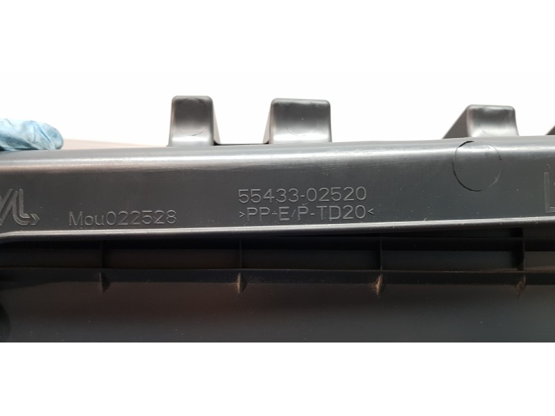 Recambio de guantera para toyota corolla (e21) hybrid active referencia OEM IAM 5555002520C0 5555002520 5543302520