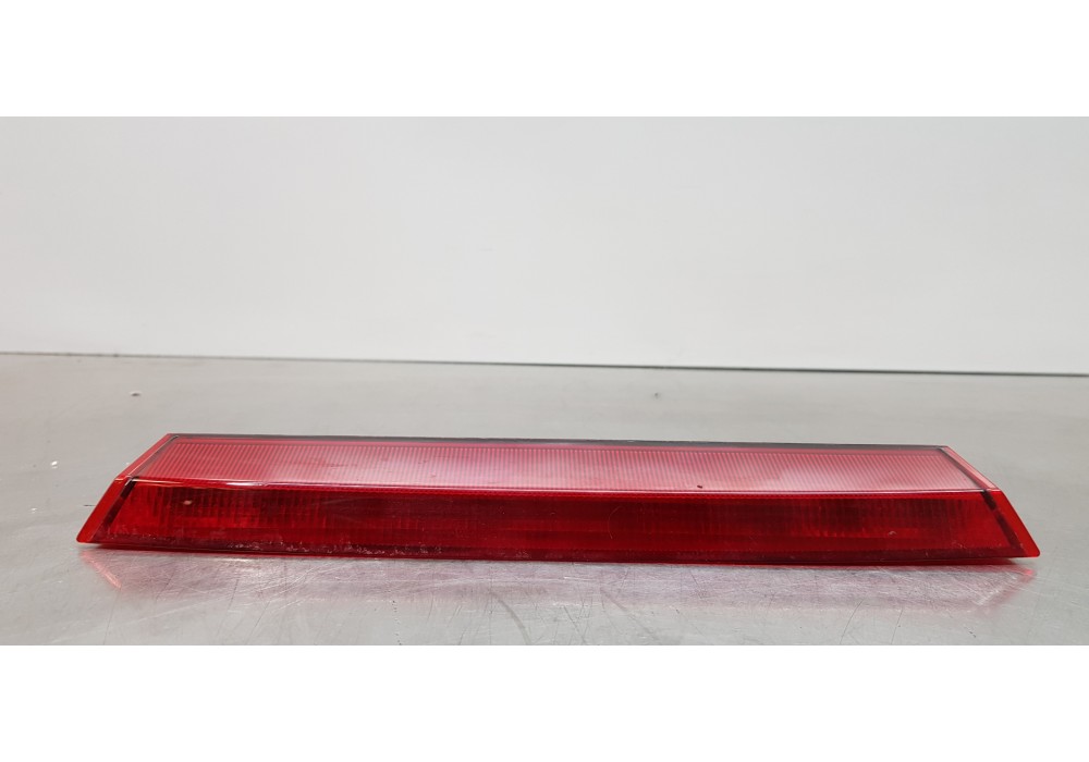 Recambio de luz central de freno para toyota corolla (e21) hybrid active referencia OEM IAM 8157012450  
