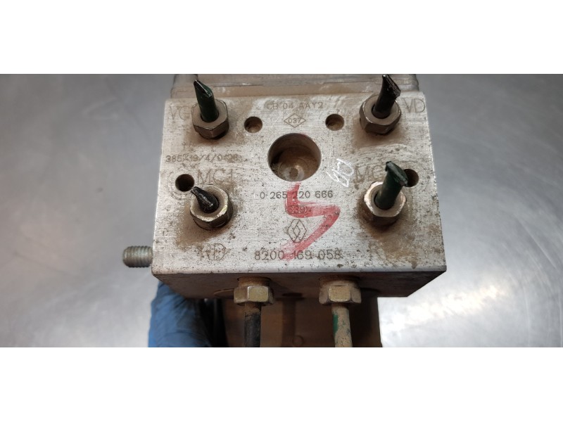 Recambio de abs para renault kangoo (f/kc0) authentique 4x4 referencia OEM IAM 8200169058 0265220666  Recambio de abs para renault kangoo (f/kc0) authentique 4x4 referencia OEM IAM 8200169058 0265220666