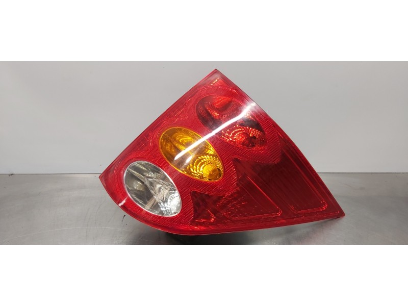 Recambio de piloto trasero derecho para peugeot 1007 sport referencia OEM IAM 6351V5  