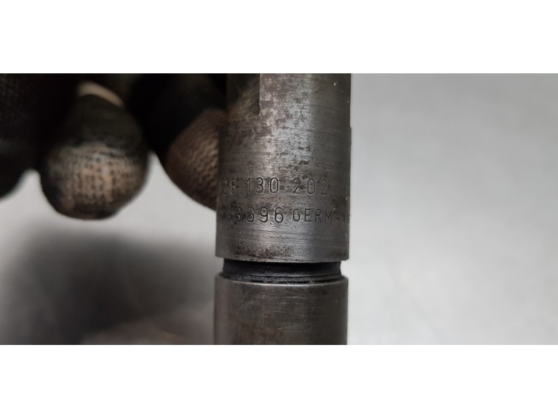 Recambio de inyector para seat leon (1m1) stella referencia OEM IAM 028130202P 0432193696 