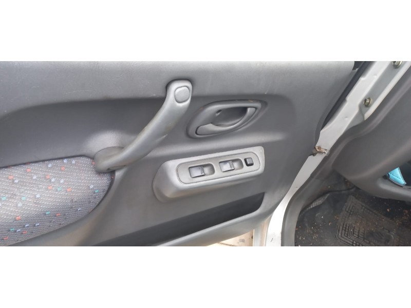 suzuki ignis rg (fh) del año 2002 suzuki ignis rg (fh) del año 2002