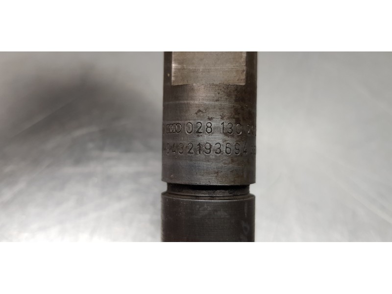 Recambio de inyector para seat leon (1m1) stella referencia OEM IAM 028130202P 0432193696 