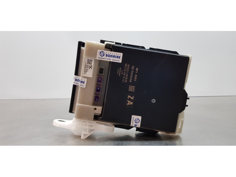 Recambio de modulo confort para toyota corolla (e21) hybrid active referencia OEM IAM 8922102830  