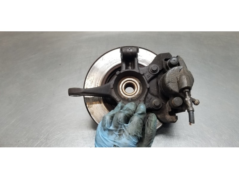 Recambio de mangueta delantera derecha para ford fiesta (cbk) ambiente referencia OEM IAM 1474306 2S613K185AE 