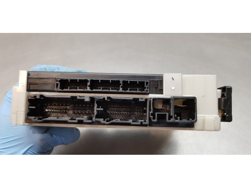 Recambio de modulo confort para toyota corolla (e21) hybrid active referencia OEM IAM 8922102830  
