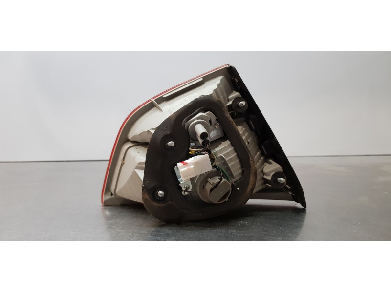 Recambio de piloto trasero derecho interior para hyundai ix35 comfort 2wd referencia OEM IAM 924062Y000  