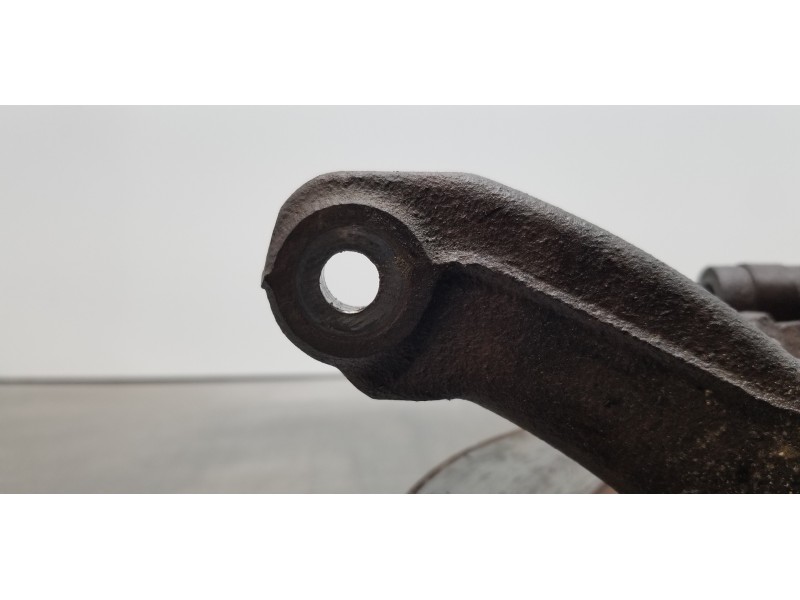 Recambio de mangueta delantera derecha para ford fiesta (cbk) ambiente referencia OEM IAM 1474306 2S613K185AE 