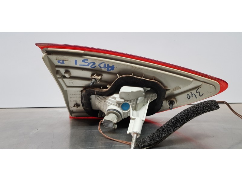 Recambio de piloto trasero derecho interior para ford kuga (cbs) titanium referencia OEM IAM 2070888 CV4413A602AD CV4413A602AH Recambio de piloto trasero derecho interior para ford kuga (cbs) titanium referencia OEM IAM 2070888 CV4413A602AD CV4413A602AH