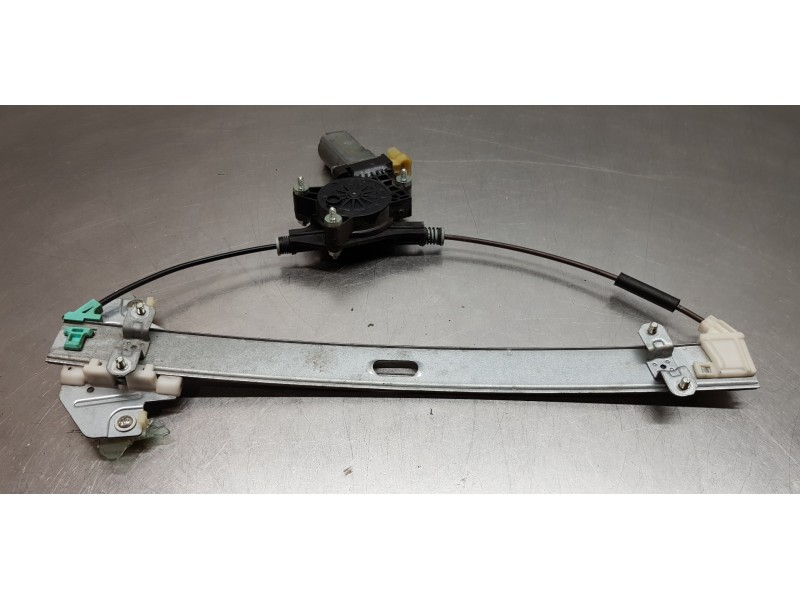 Recambio de elevalunas delantero derecho para hyundai accent (mc) gl referencia OEM IAM 824021G010   Recambio de elevalunas delantero derecho para hyundai accent (mc) gl referencia OEM IAM 824021G010