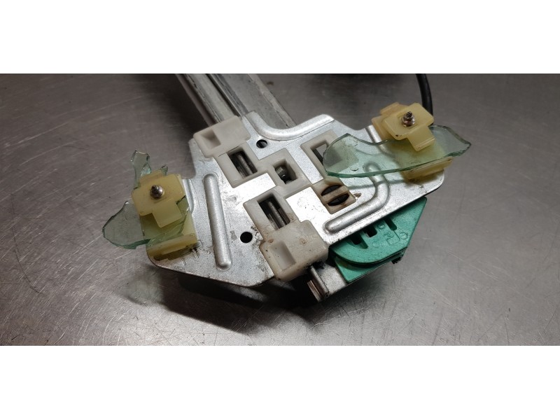 Recambio de elevalunas delantero derecho para hyundai accent (mc) gl referencia OEM IAM 824021G010   Recambio de elevalunas delantero derecho para hyundai accent (mc) gl referencia OEM IAM 824021G010