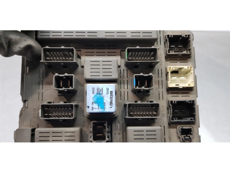 Recambio de caja reles / fusibles para peugeot 607 (s1) pack referencia OEM IAM 9651041480  