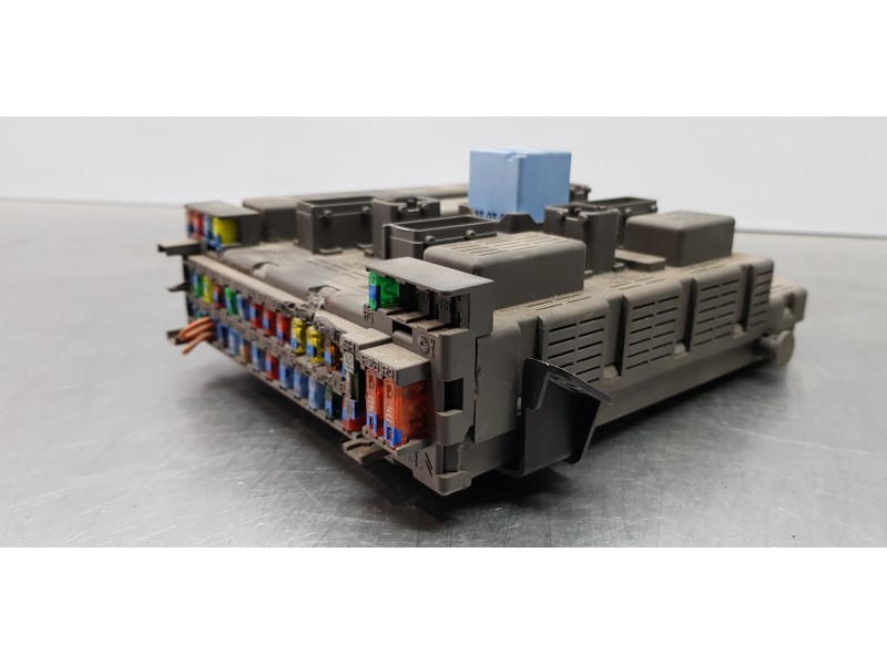 Recambio de caja reles / fusibles para peugeot 607 (s1) pack referencia OEM IAM 9651041480  