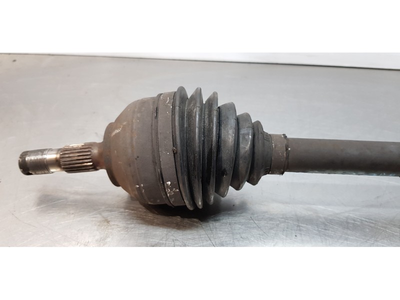 Recambio de transmision delantera derecha para peugeot 5008 active referencia OEM IAM 9685126180  