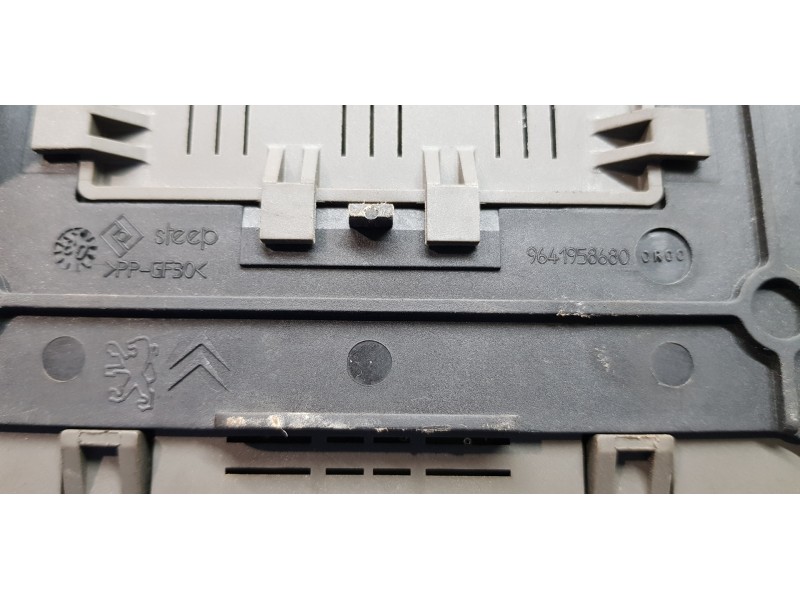 Recambio de caja reles / fusibles para peugeot 607 (s1) pack referencia OEM IAM 9651041480  