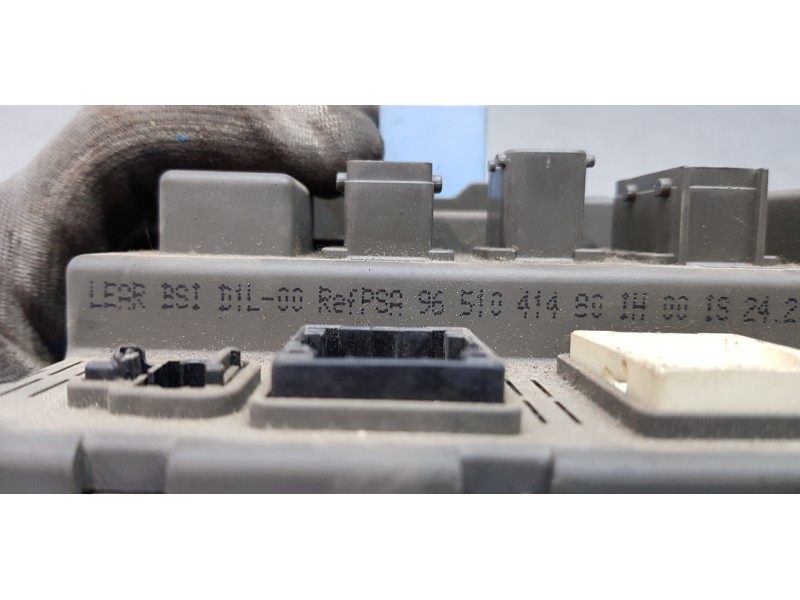 Recambio de caja reles / fusibles para peugeot 607 (s1) pack referencia OEM IAM 9651041480  