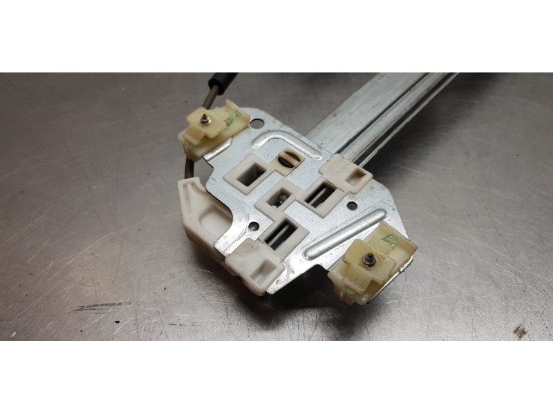 Recambio de elevalunas trasero derecho para hyundai accent (mc) gl referencia OEM IAM 834021G010  