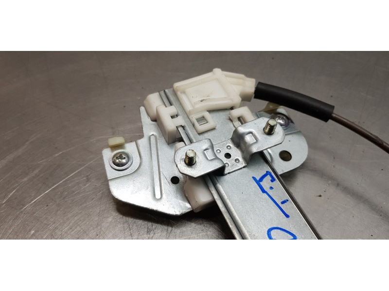 Recambio de elevalunas trasero izquierdo para hyundai accent (mc) gl referencia OEM IAM 834011G010  