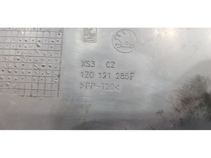 Recambio de panel frontal para skoda octavia berlina (1z3) trend referencia OEM IAM 1Z0805591F  