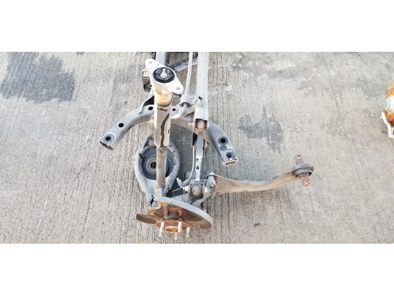 Recambio de puente trasero para mazda 3 lim. () luxury referencia OEM IAM B63B2880X  