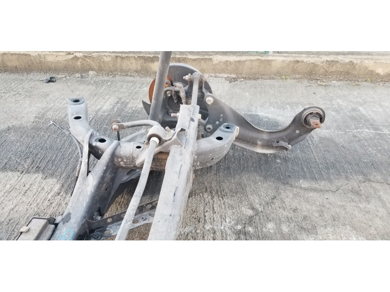 Recambio de puente trasero para mazda 3 lim. () luxury referencia OEM IAM B63B2880X  