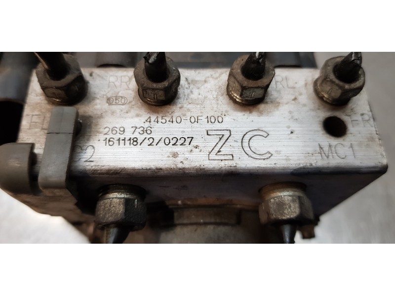 Recambio de abs para toyota verso advance referencia OEM IAM 445400F100  