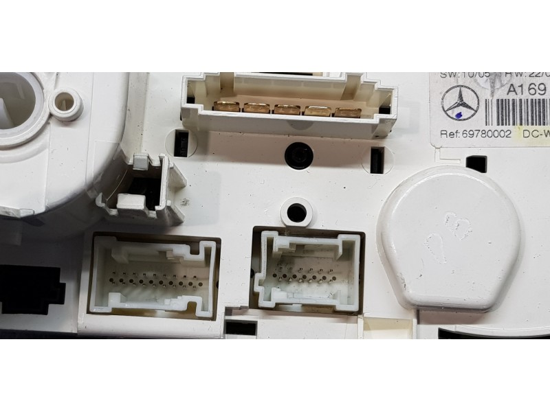 Recambio de mando climatizador para mercedes clase b (w245) 200 (245.233) referencia OEM IAM A1698300585  
