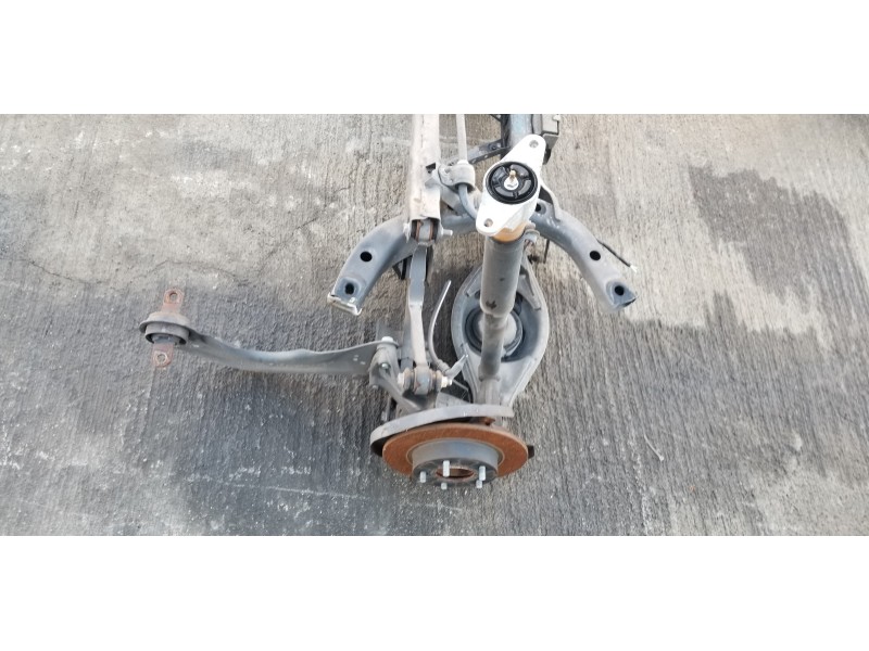 Recambio de puente trasero para mazda 3 lim. () luxury referencia OEM IAM B63B2880X  