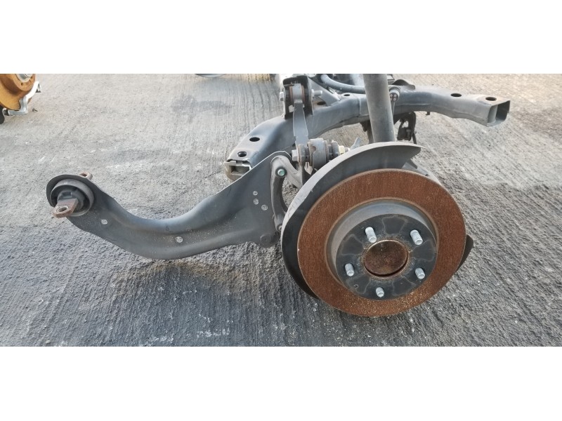 Recambio de puente trasero para mazda 3 lim. () luxury referencia OEM IAM B63B2880X  