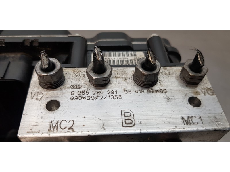 Recambio de abs para citroen c4 berlina exclusive referencia OEM IAM 9661887180  