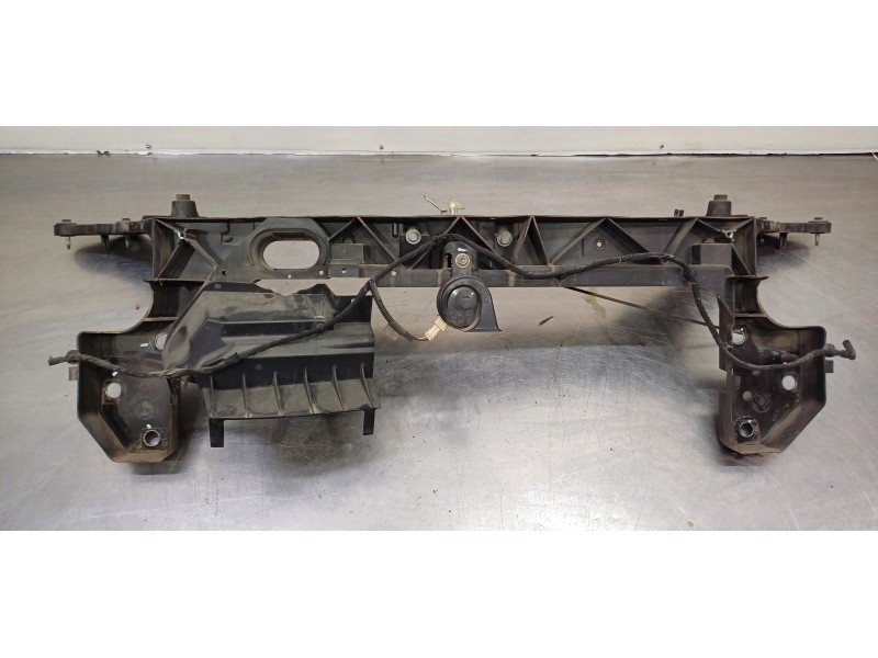 Recambio de panel frontal para renault clio iii business referencia OEM IAM 8200290143  