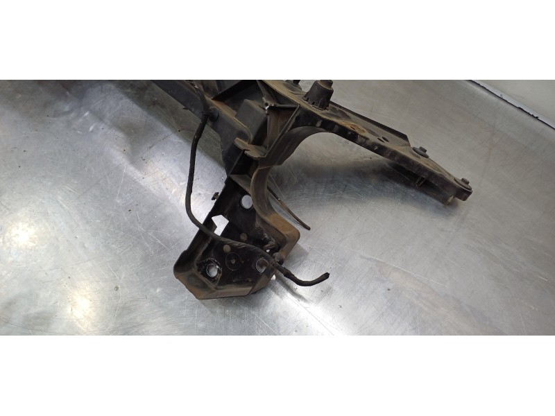 Recambio de panel frontal para renault clio iii business referencia OEM IAM 8200290143  