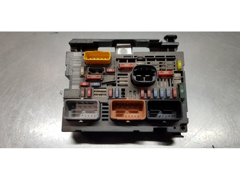 Recambio de caja reles / fusibles para citroen c4 picasso 2.0 hdi fap referencia OEM IAM 9675877080   Recambio de caja reles / fusibles para citroen c4 picasso 2.0 hdi fap referencia OEM IAM 9675877080