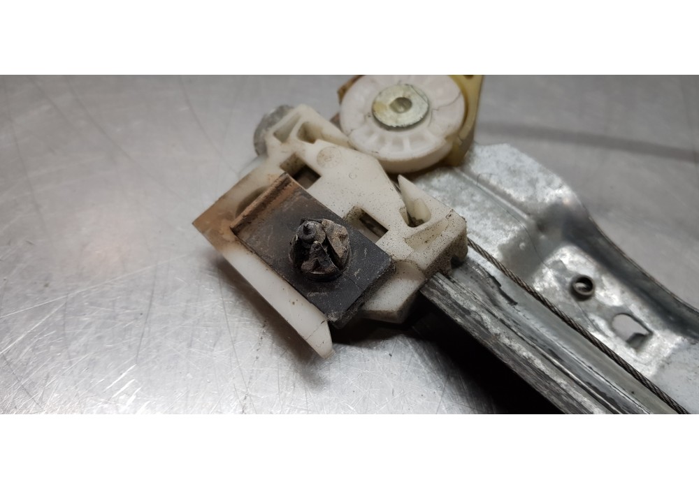 Recambio de elevalunas delantero izquierdo para citroen c4 picasso 2.0 hdi fap referencia OEM IAM 9221CV 9674032780  Recambio de elevalunas delantero izquierdo para citroen c4 picasso 2.0 hdi fap referencia OEM IAM 9221CV 9674032780