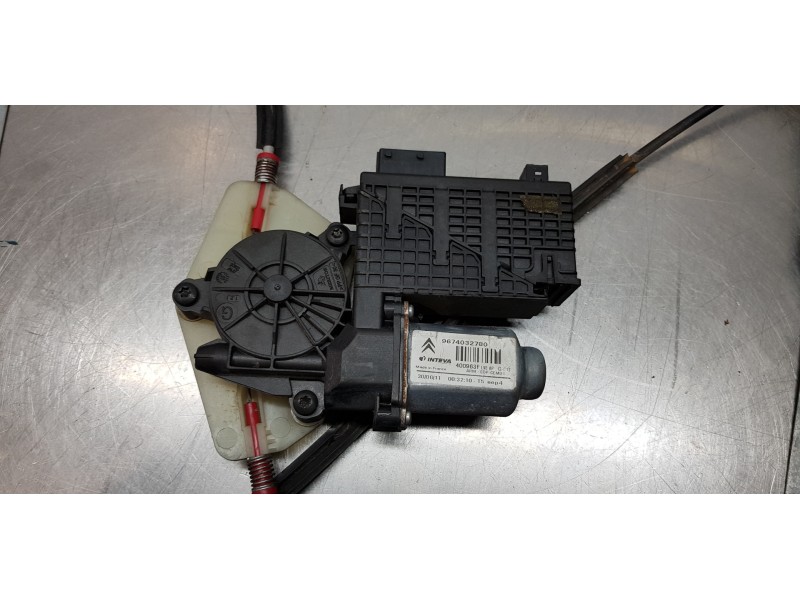 Recambio de elevalunas delantero izquierdo para citroen c4 picasso 2.0 hdi fap referencia OEM IAM 9221CV 9674032780  Recambio de elevalunas delantero izquierdo para citroen c4 picasso 2.0 hdi fap referencia OEM IAM 9221CV 9674032780