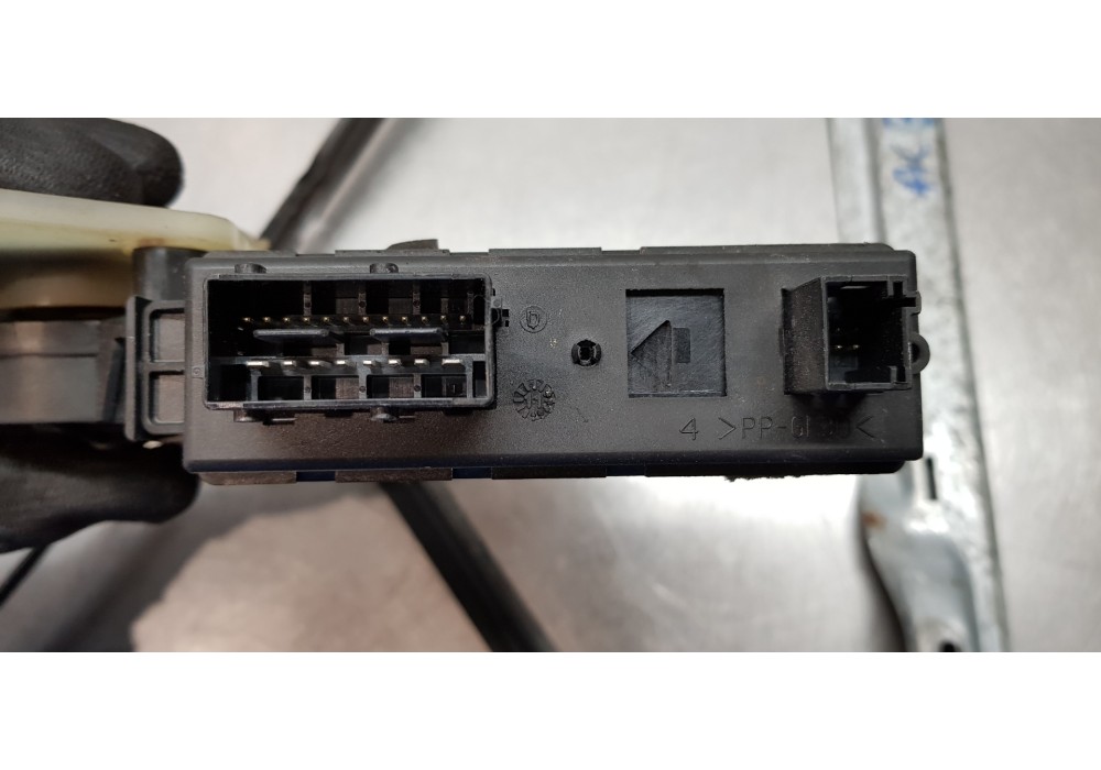 Recambio de elevalunas delantero izquierdo para citroen c4 picasso 2.0 hdi fap referencia OEM IAM 9221CV 9674032780  Recambio de elevalunas delantero izquierdo para citroen c4 picasso 2.0 hdi fap referencia OEM IAM 9221CV 9674032780