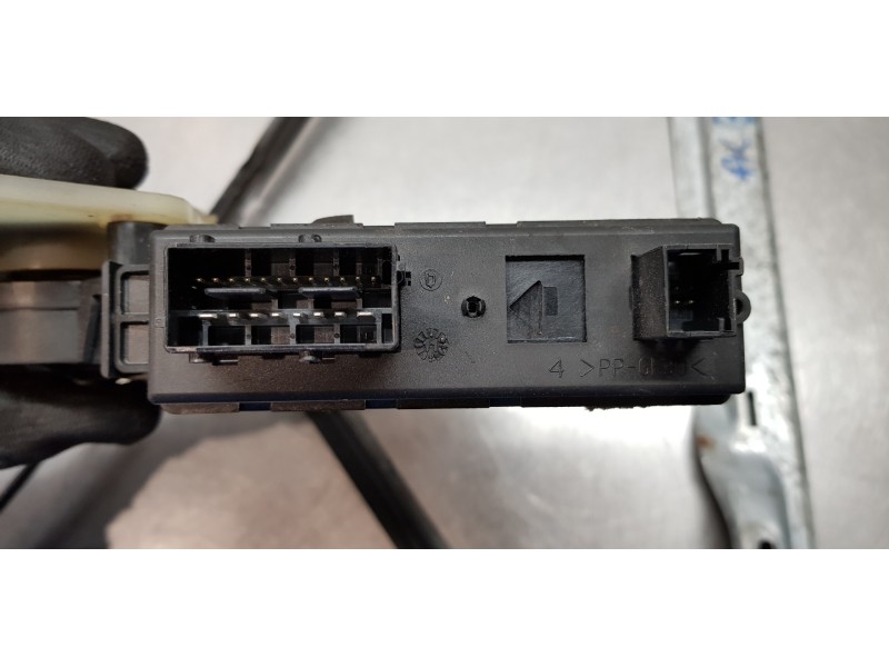 Recambio de elevalunas delantero izquierdo para citroen c4 picasso 2.0 hdi fap referencia OEM IAM 9221CV 9674032780  Recambio de elevalunas delantero izquierdo para citroen c4 picasso 2.0 hdi fap referencia OEM IAM 9221CV 9674032780