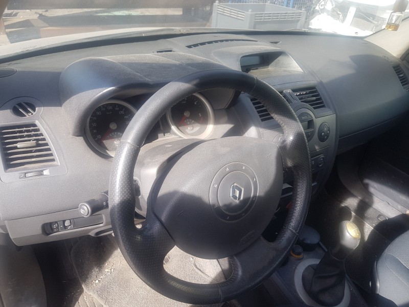 renault megane ii classic berlina del año 2004