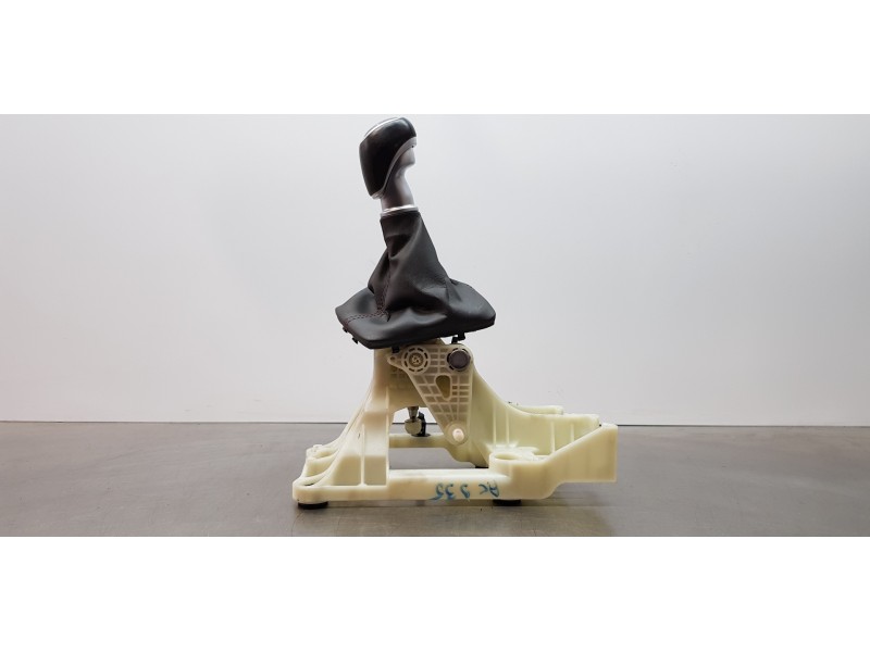 Recambio de palanca cambio para hyundai kona klass 2wd referencia OEM IAM 43700J9110STE  