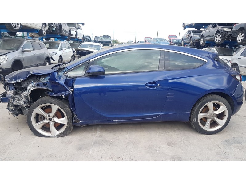 opel astra j gtc del año 2014