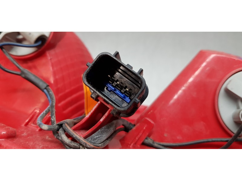 Recambio de piloto trasero izquierdo paragolpes para hyundai kona klass 2wd referencia OEM IAM 92405J9010  